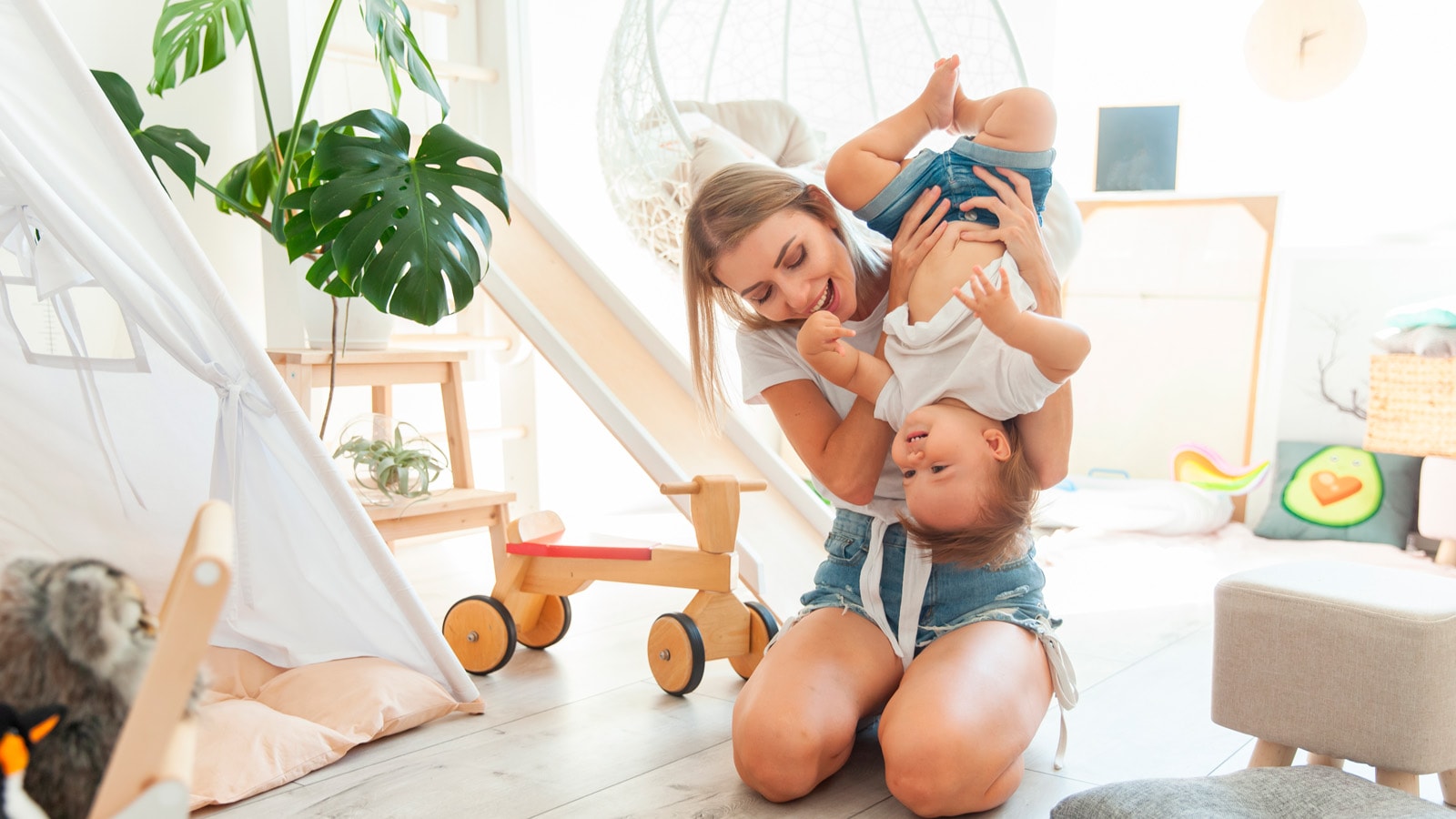 Sådan skifter du pengeinstitut mor leger med barn