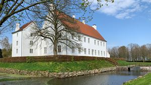 Sønderskov Herregård ved Brørup en sommerdag